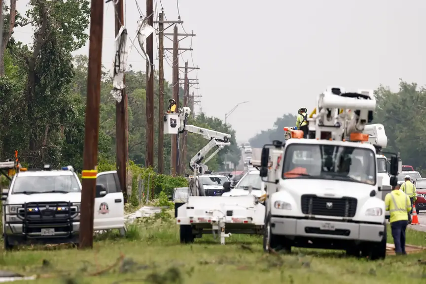 Texas Tornadoes Kill 2 and Cause Widespread Damage — US
